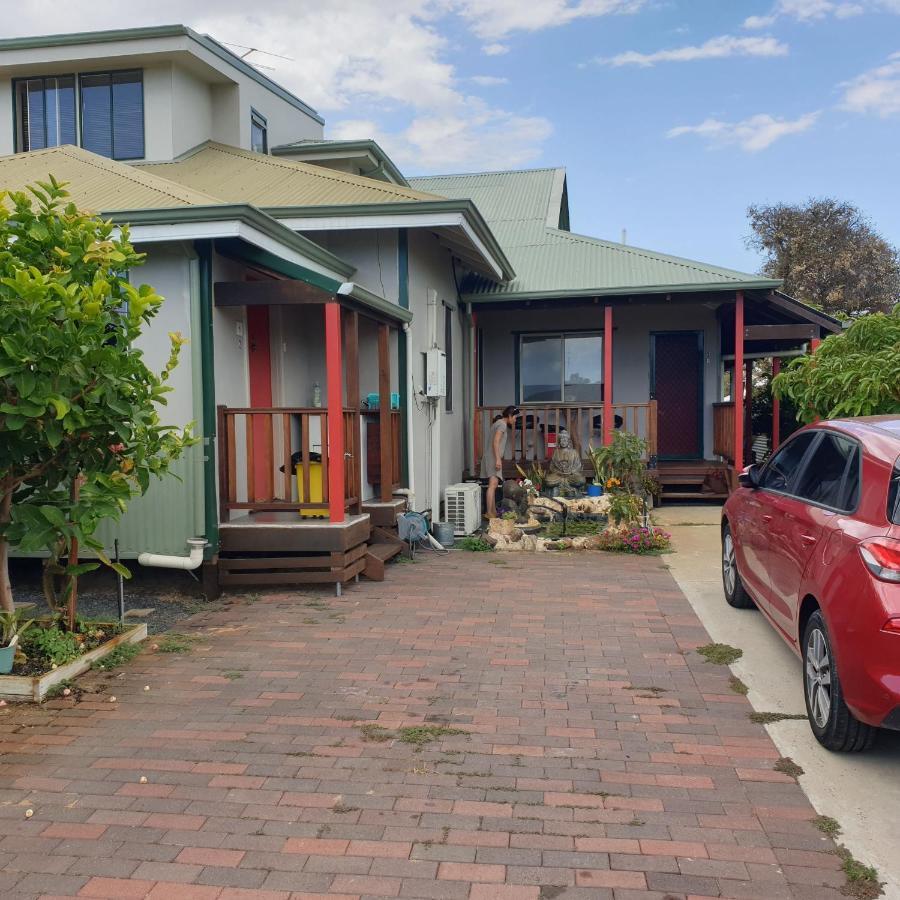 Bunbury'S Most Convenient Location Exterior photo